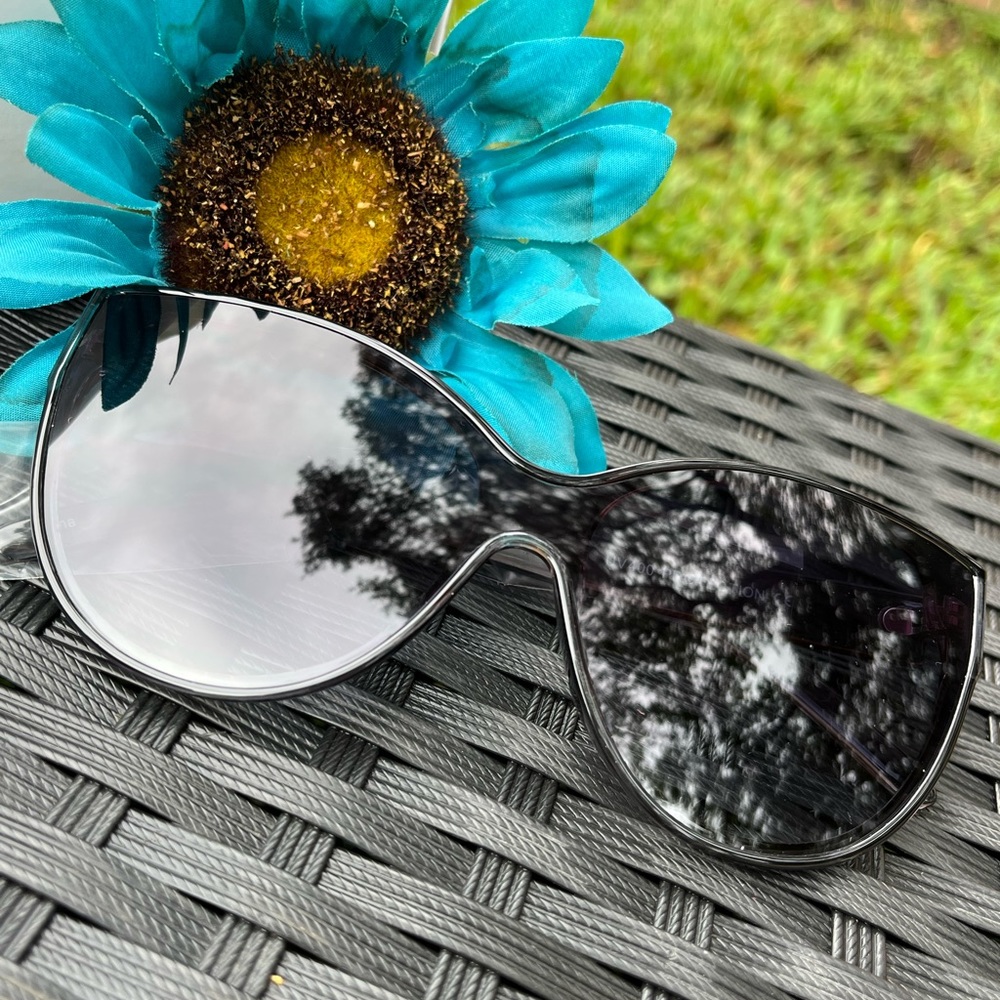 Black frame with smokey black lens